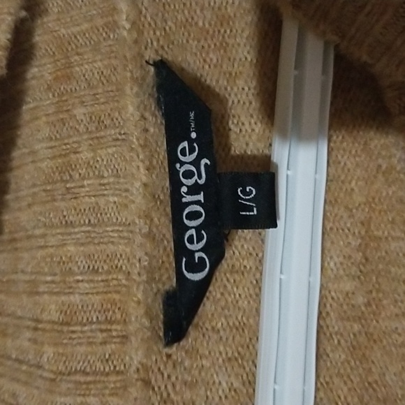 Turtleneck sweater - Picture 2 of 3